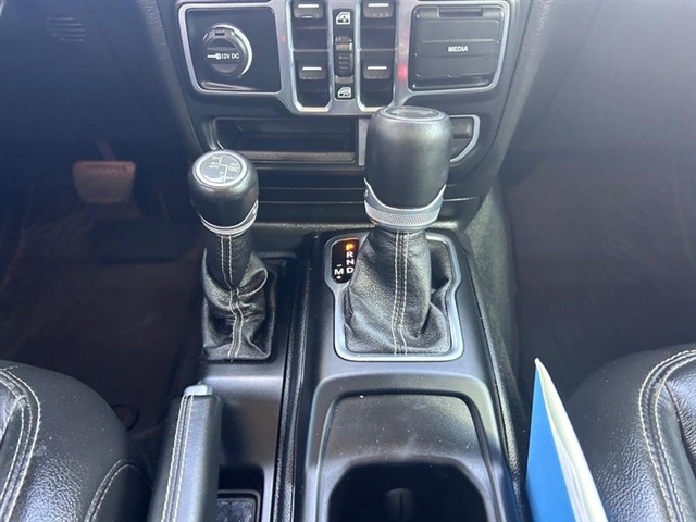2020 Jeep Wrangler Unlimited Sahara - Photo 18