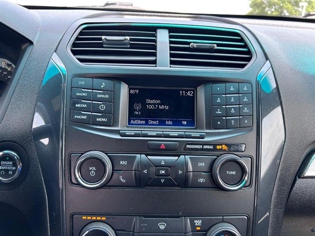 2018 Ford Explorer XLT - Photo 18