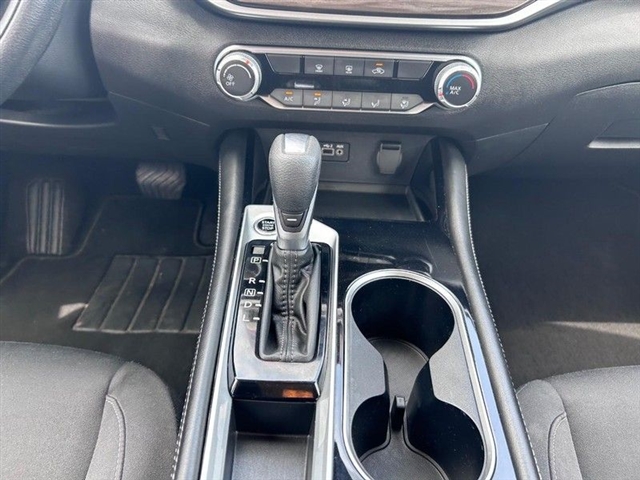 2023 Nissan Altima 2.5 SV - Photo 18