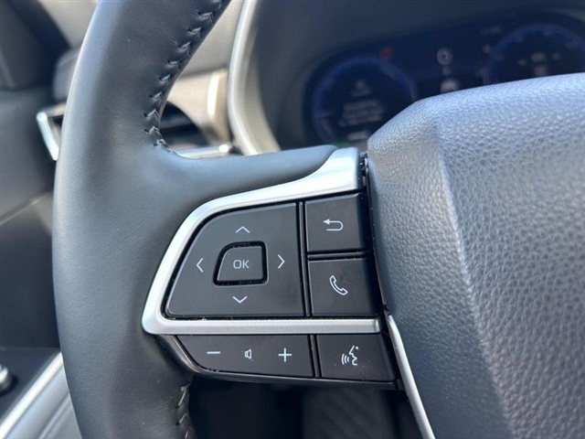 2023 Toyota Highlander Hybrid Limited - Photo 18