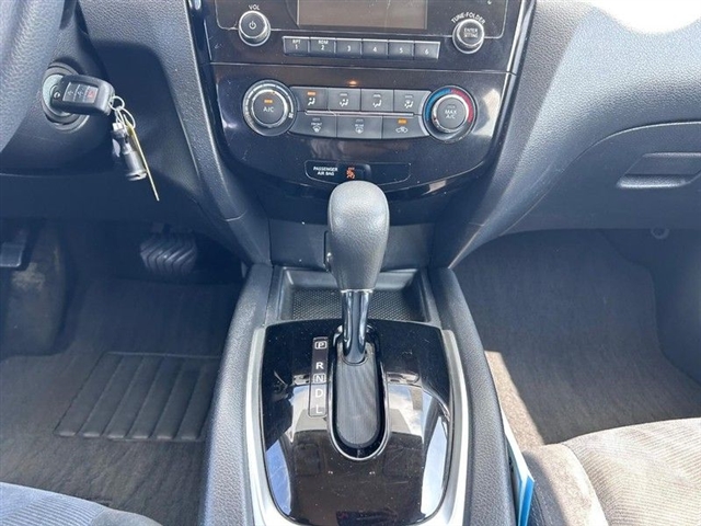 2015 Nissan Rogue S - Photo 18