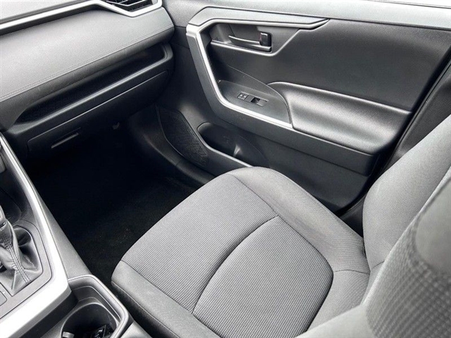 2019 Toyota RAV4 Hybrid LE - Photo 19