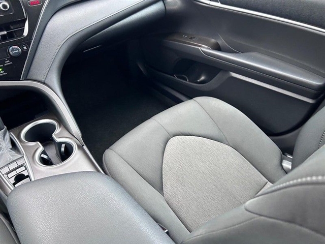 2023 Toyota Camry Hybrid LE - Photo 19