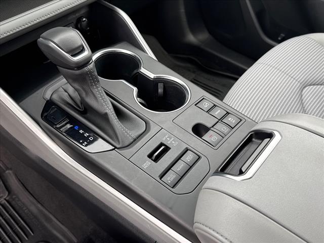 2023 Toyota Highlander LE - Photo 19