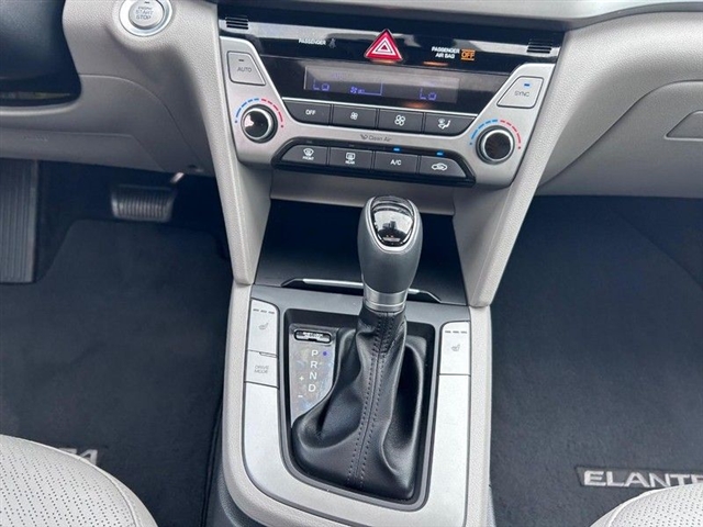 2018 Hyundai ELANTRA LIMITED - Photo 19