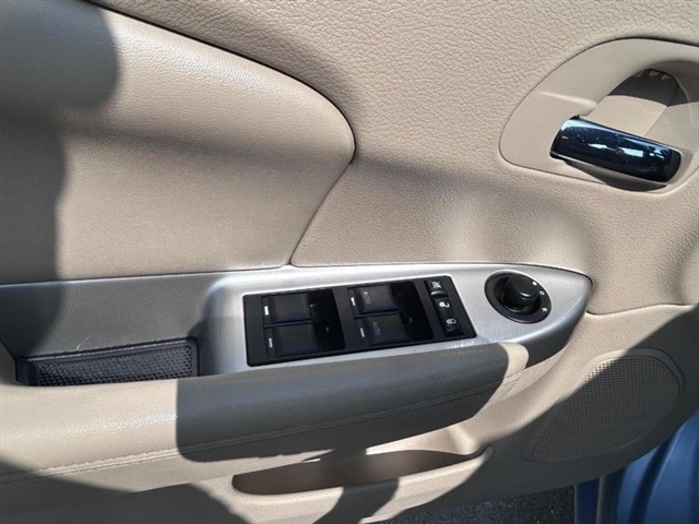 2013 Chrysler 200 Limited - Photo 20