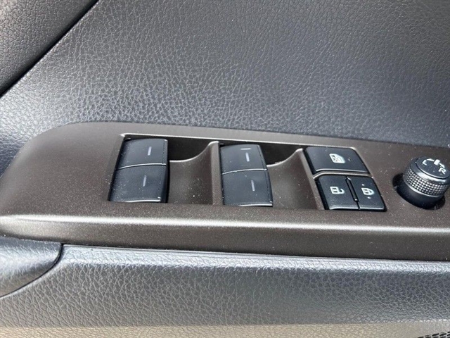 2023 Toyota Camry Hybrid LE - Photo 20