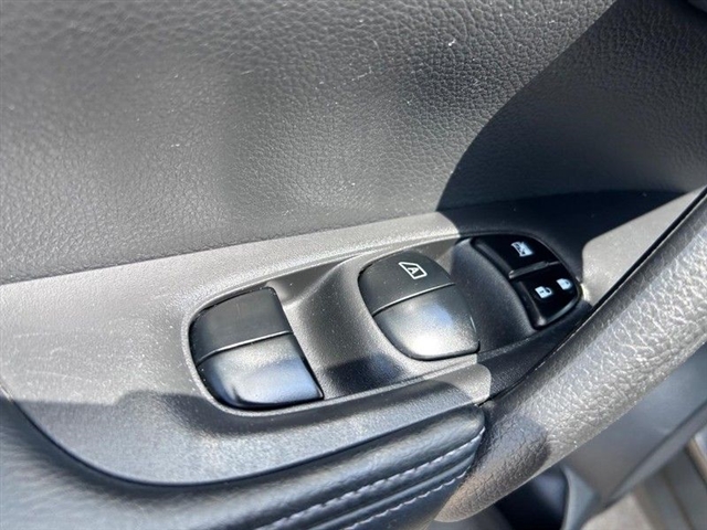 2015 Nissan Rogue S - Photo 20