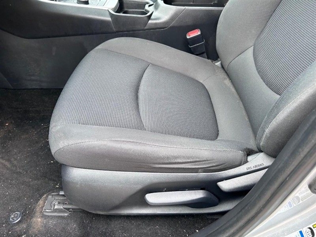 2019 Toyota RAV4 Hybrid LE - Photo 21