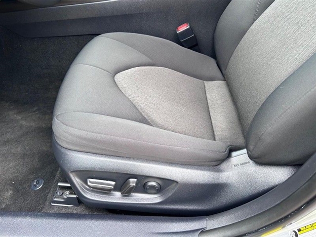 2023 Toyota Camry Hybrid LE - Photo 21