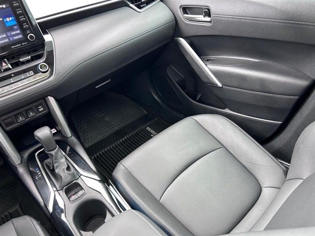2022 Toyota Corolla Cross XLE - Photo 21