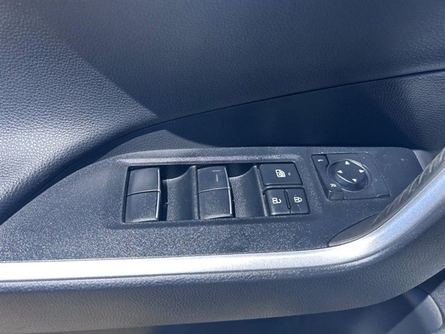 2021 Toyota RAV4 Hybrid XSE - Photo 22