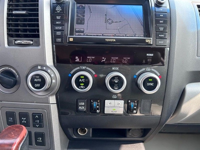2011 Toyota Sequoia Platinum - Photo 22