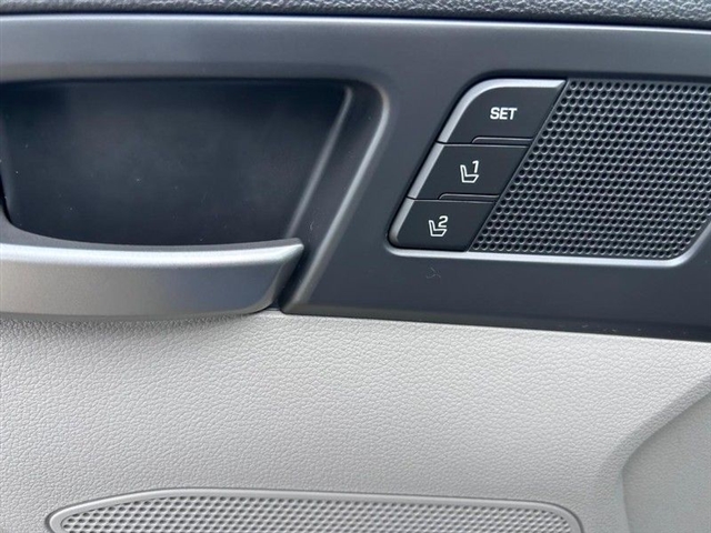 2018 Hyundai ELANTRA LIMITED - Photo 22