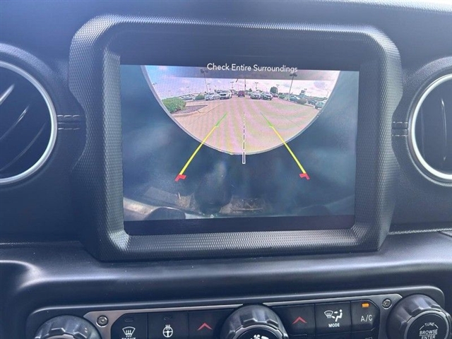 2020 Jeep Wrangler Unlimited Sahara - Photo 23