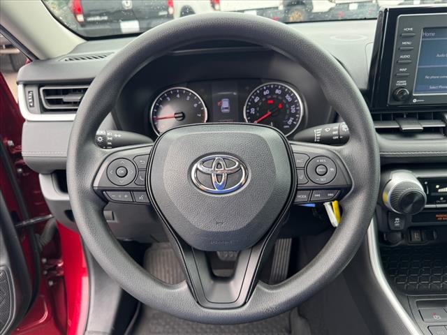 2020 Toyota RAV4 LE - Photo 23
