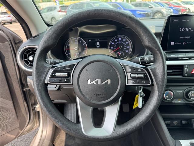 2023 Kia Forte LXS - Photo 23