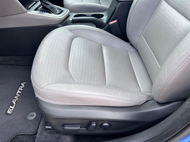2018 Hyundai ELANTRA LIMITED - Photo 23