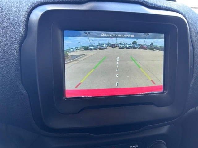 2021 Jeep Renegade Jeepster - Photo 23