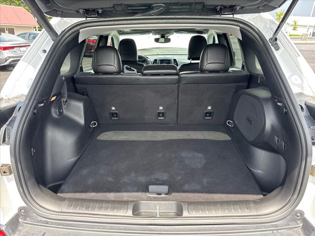 2022 Jeep Cherokee Latitude Lux - Photo 24