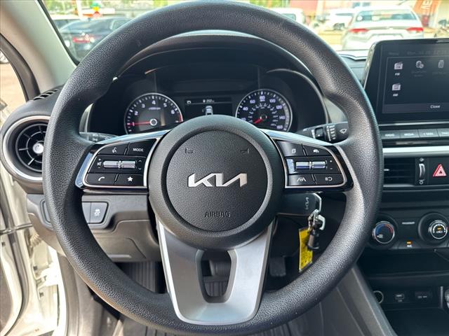 2022 Kia Forte FE - Photo 24