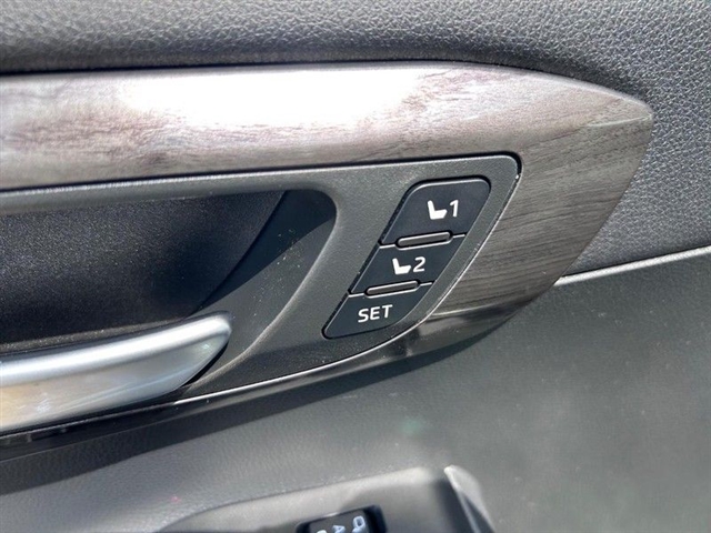 2023 Toyota Highlander Hybrid Limited - Photo 24