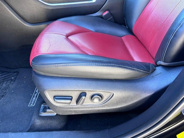 2021 Toyota Highlander XSE - Photo 25