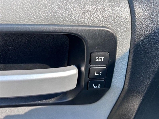 2011 Toyota Sequoia Platinum - Photo 26