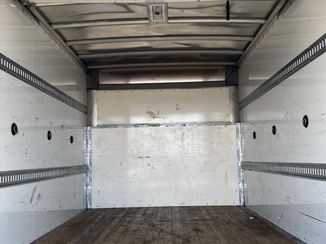 2022 Ford E-Series E-350 SD - Photo 28