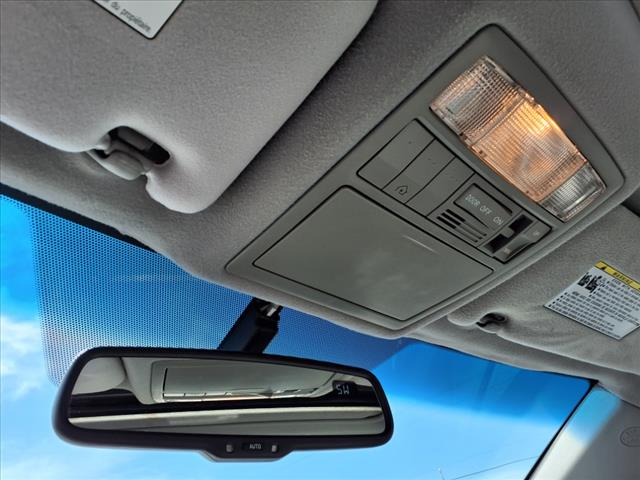 2015 Toyota Camry SE - Photo 28