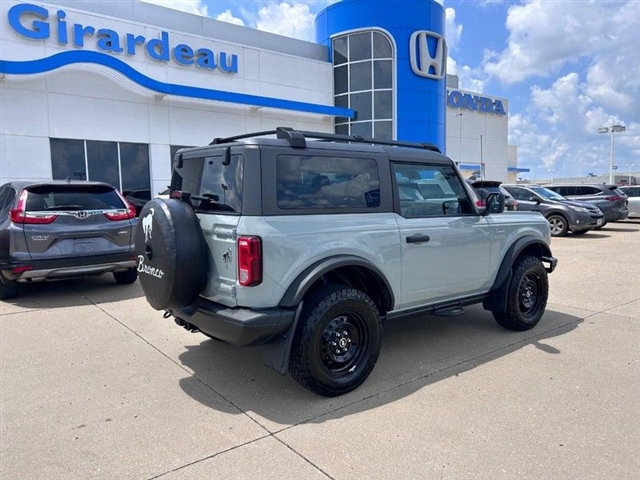 2022 Ford Bronco Black Diamond - Photo 2