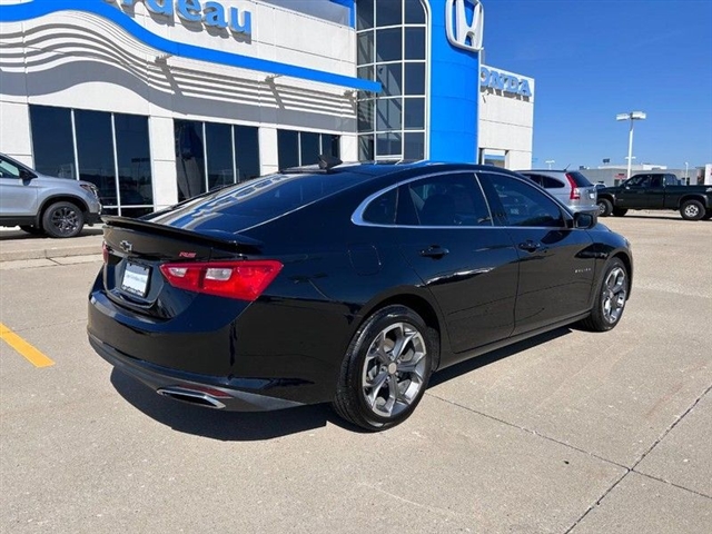 2019 Chevrolet Malibu RS - Photo 2