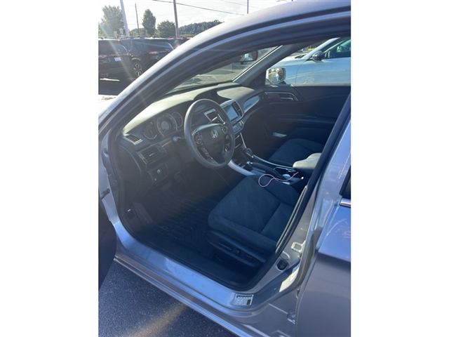 2017 Honda Accord EX - Photo 2