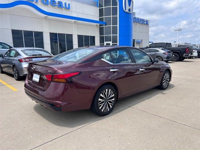 2023 Nissan Altima 2.5 SV - Photo 2