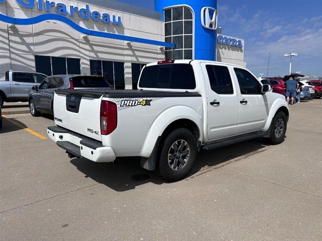 2019 Nissan Frontier PRO-4X - Photo 2