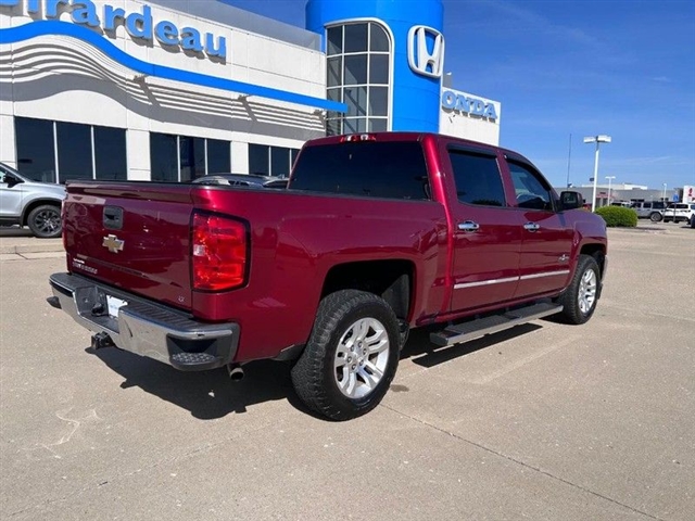 2018 Chevrolet Silverado 1500 LT - Photo 2