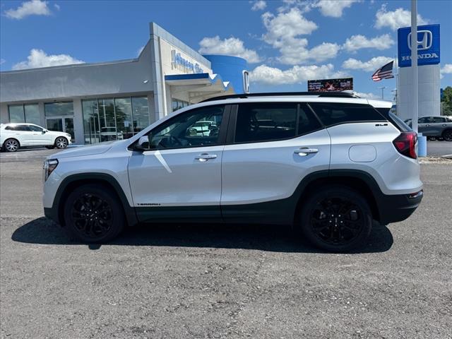 2022 GMC Terrain SLE - Photo 2