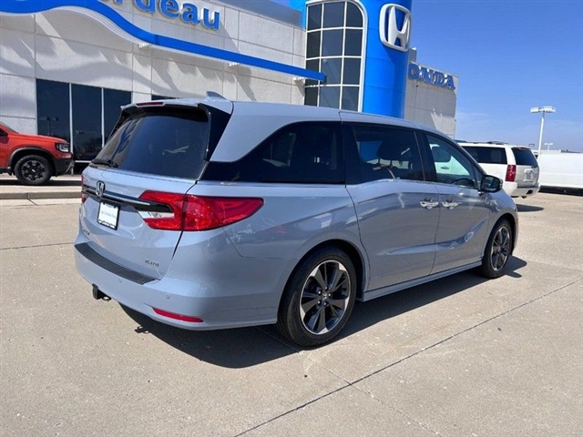 2023 Honda Odyssey Elite - Photo 2