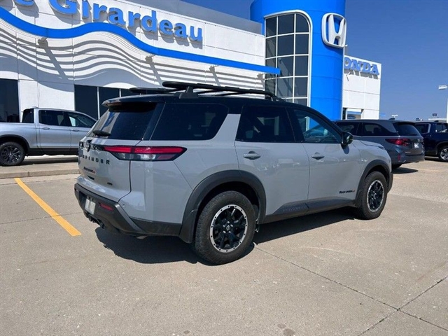 2024 Nissan Pathfinder Rock Creek - Photo 2