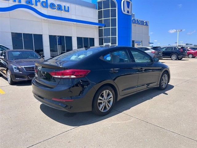 2018 Hyundai ELANTRA SEL - Photo 2