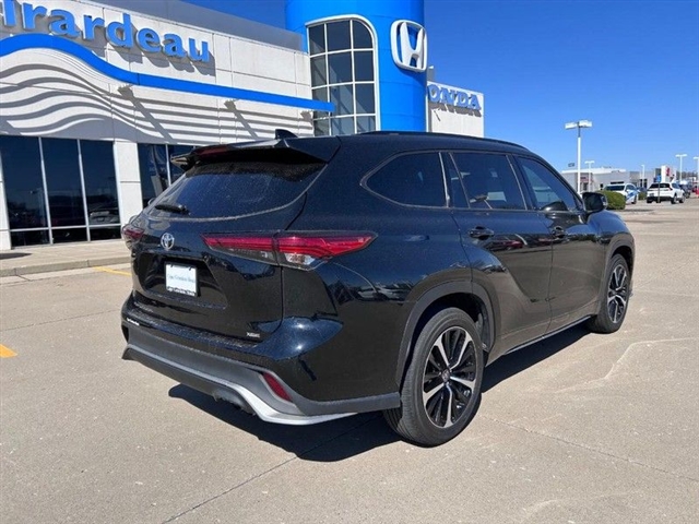 2021 Toyota Highlander XSE - Photo 2