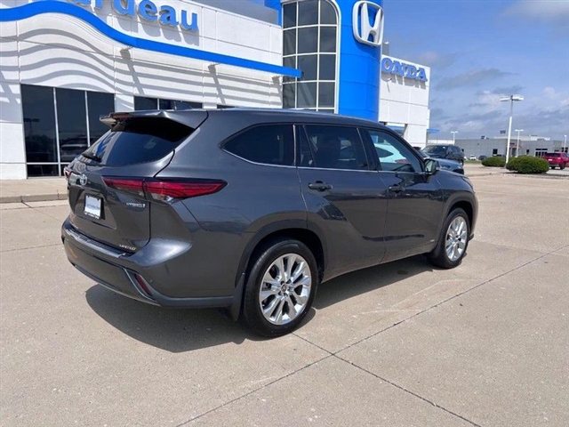 2023 Toyota Highlander Hybrid Limited - Photo 2