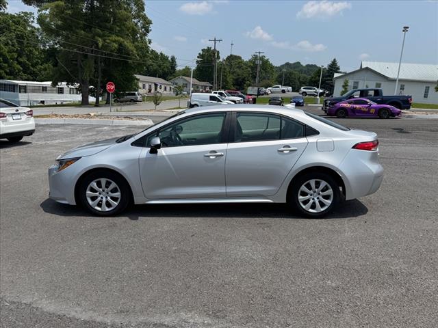 2023 Toyota Corolla LE - Photo 2