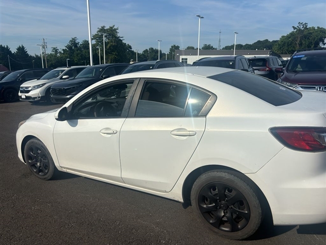 2013 Mazda Mazda3 i Sport - Photo 2