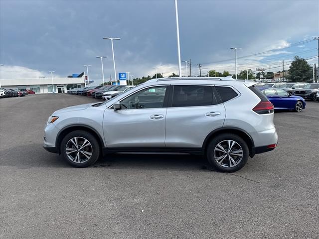 2019 Nissan Rogue SV - Photo 2