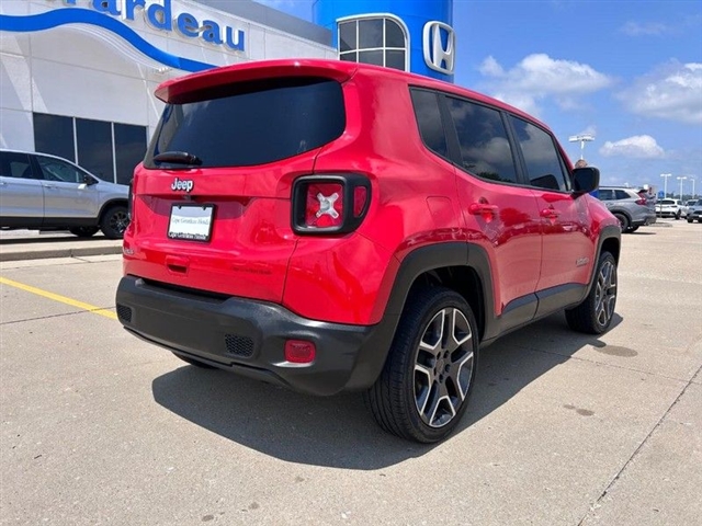 2021 Jeep Renegade Jeepster - Photo 2