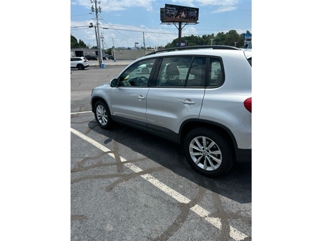 2017 Volkswagen Tiguan S - Photo 3