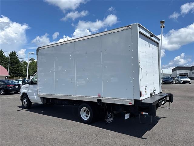 2022 Ford E-Series E-350 SD - Photo 4