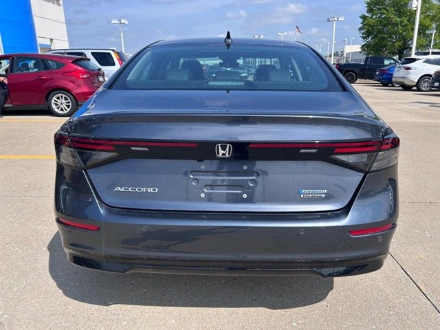 2023 Honda Accord Hybrid Touring - Photo 4