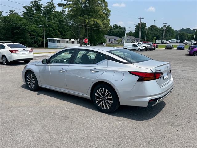 2023 Nissan Altima 2.5 SV - Photo 4